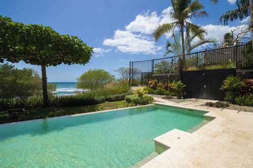 OCEANFRONT  LUXURIOUS 2 LEVEL PENTHOUSE OUTSTANDING VIEWS 5 STAR 3BR 3.5 BATHS