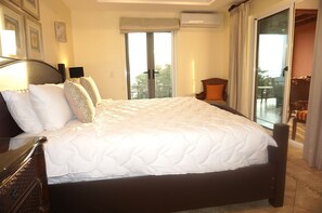 3 bedrooms, in-room safe, iron/ironing board, free WiFi - OCEANFRONT  LUXURIOUS HORIZONTES PENTHOUSE LANGOSTA - 5 STAR- INCREDIBLE VIEWS (Tamarindo)