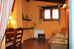 Family Studio | Living room