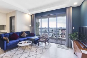 Panoramic Apartment, 3 Bedrooms, Non Smoking, Tower | Living room | LCD TV