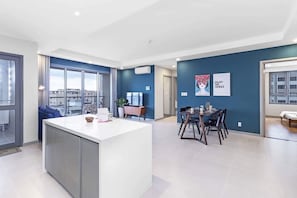 Panoramic Apartment, 3 Bedrooms, Non Smoking, Tower | Private kitchen