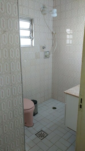 Double Room, Balcony | Bathroom | Shower, towels