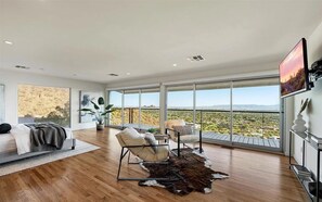 6 bedrooms, desk, iron/ironing board, travel cot - City Views - 5BR Estate w/ Pool, Spa & Panoramic Mountain Views (Phoenix)