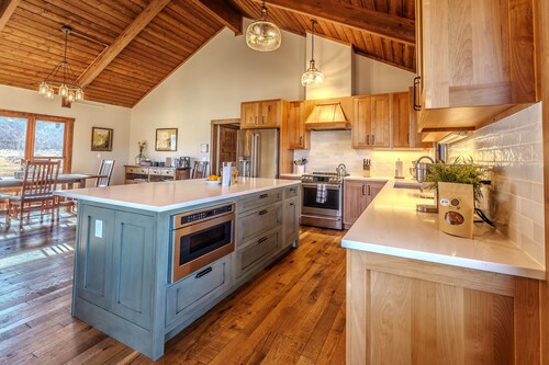 Osprey Acres on the Yellowstone · Yellowstone River frontage home on 25 acres