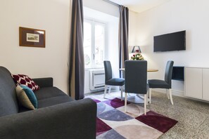 Front of property - Apartamentos Lungomare (Naples)
