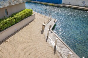 View from room - Canal Quays WHosting (Cape Town)