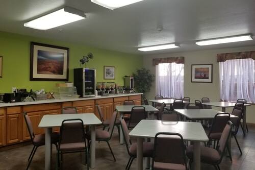Free daily continental breakfast