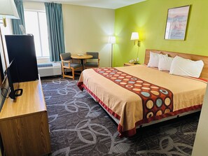 Deluxe Room, 1 King Bed | Premium bedding, free WiFi, bed sheets - Moab Gateway Inn (Moab)