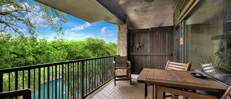 屋外ダイニングエリア