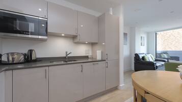 Basic Apartment, 2 Bedrooms | In-room dining