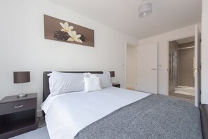 Basic Apartment, 2 Bedrooms | Bathroom | Separate bathtub and shower, free toiletries, hair dryer, towels