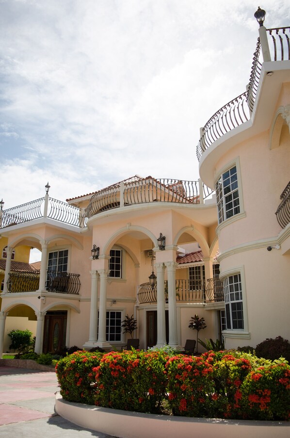 واجهة المنشأة