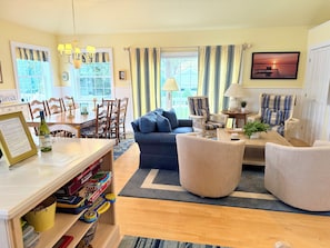 Smart TV, fireplace, DVD player, stereo