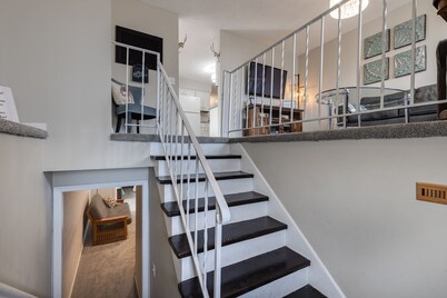 Comfortable Home • Ideal for Groups & Families!