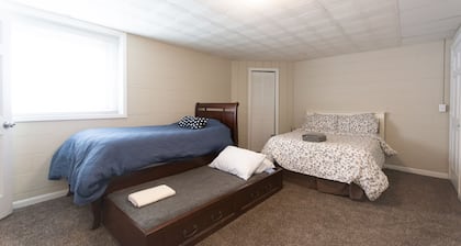 Comfortable Home • Ideal for Groups & Families!