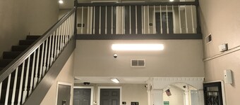 Hometown Inn & Suites