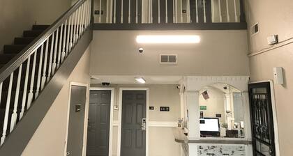 Hometown Inn & Suites