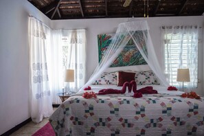 3 bedrooms, iron/ironing board, free WiFi, bed sheets - Beach Palm Villa (Duncans)