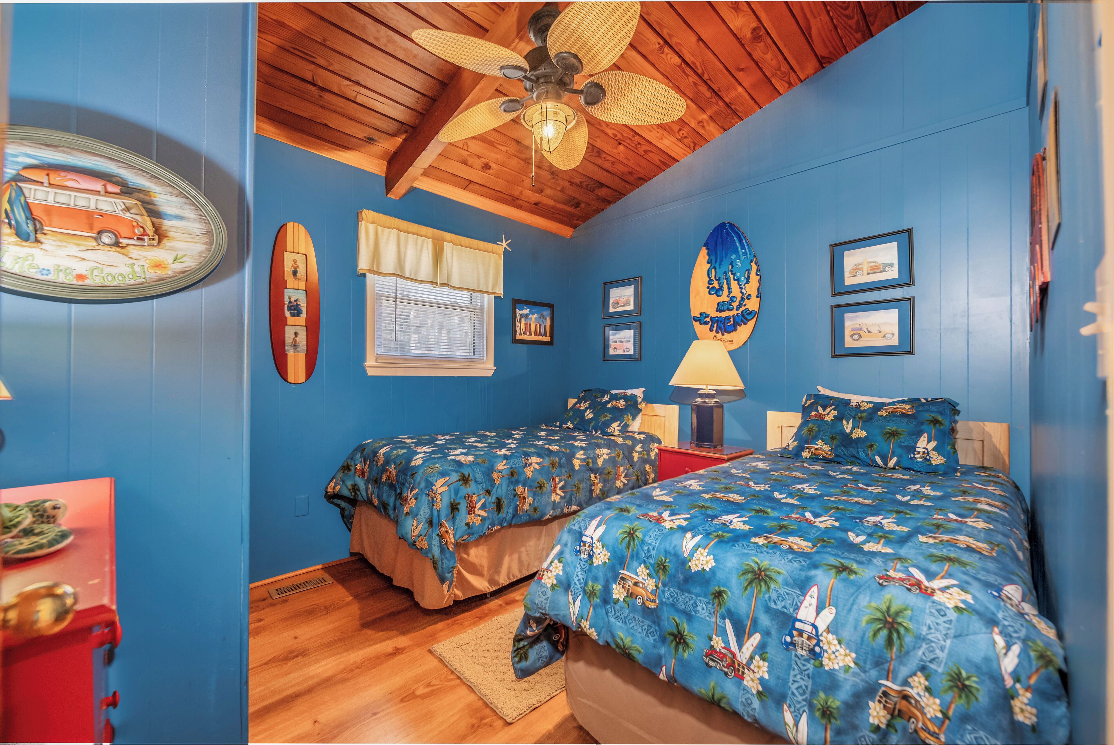 4 soverom, skrivebord, strykejern/-brett og wi-fi (inkludert)