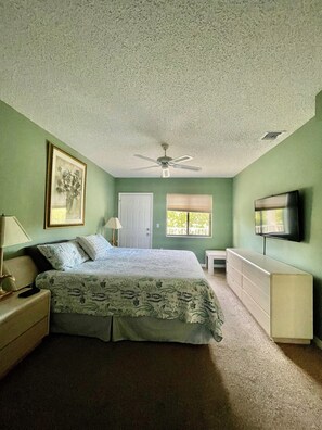 3 bedrooms, desk, iron/ironing board, WiFi