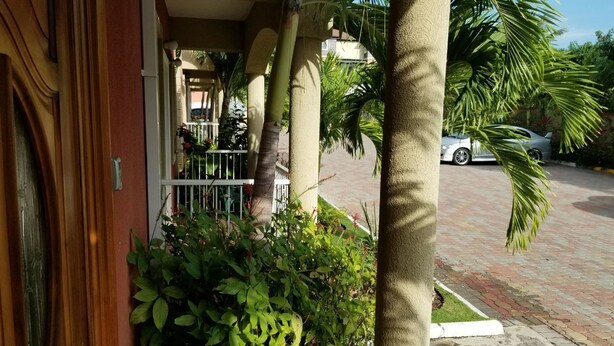 Property entrance - Palms of Liguanea (Kingston)