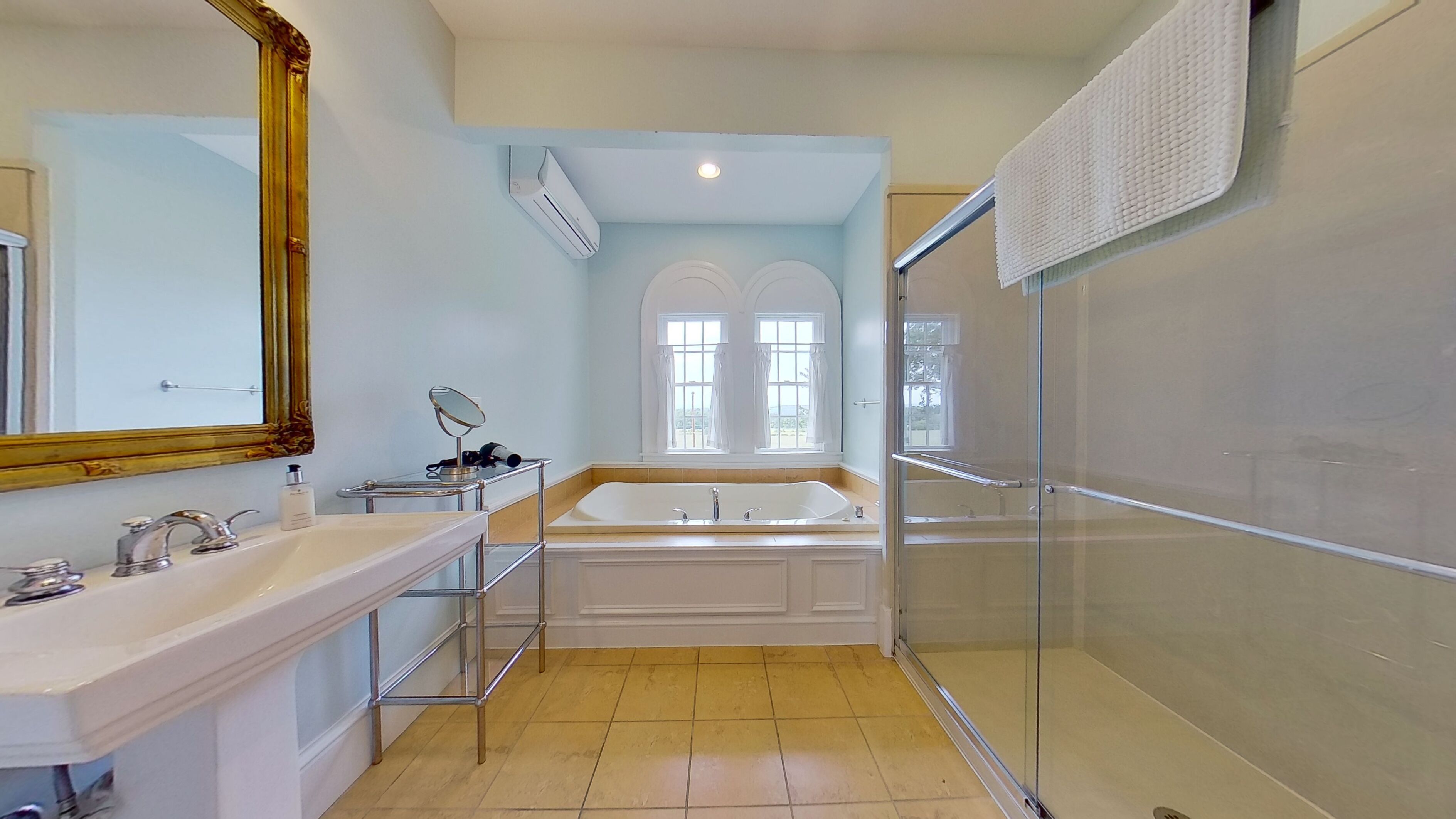 Honeymoon Room, 1 King Bed with Sofa bed, Jetted Tub, Hill View | Bathroom | Separate tub and shower, jetted tub, bathrobes, towels