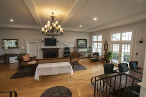 Meeting facility - John Joseph Inn (Groton)