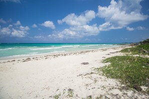 Beach nearby - Villa Island Breeze (Duncans)