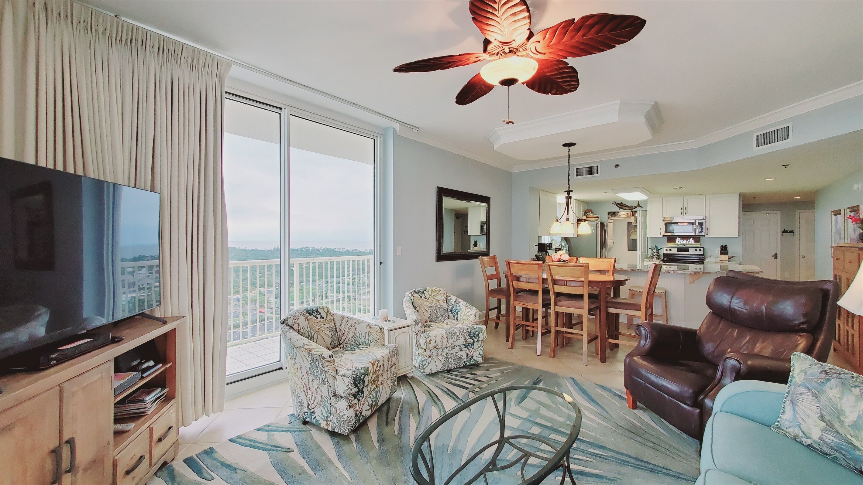 智能電視、DVD 播放機、足球機、乒乓球設施