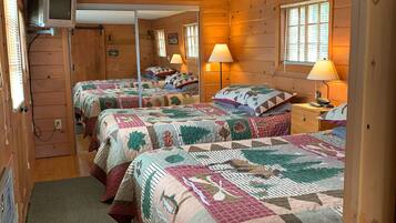 1 slaapkamer, een strijkplank/strijkijzer, gratis wifi, beddengoed