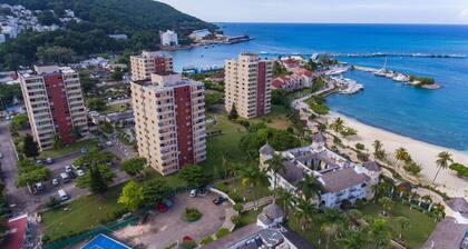 Sky Blue Beach Studio at Turtle Towers