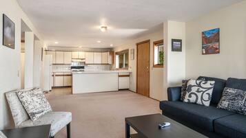 Deluxe House, Multiple Bedrooms, Kitchen | Living area | 50-inch flat-screen TV with satellite channels, TV, fireplace