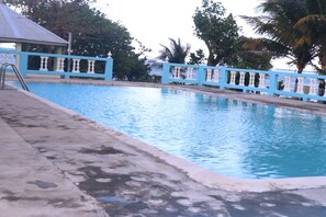 Outdoor pool - Sea Scape Villa (St. Ann's Bay)