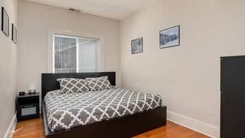 Deluxe House, Multiple Bedrooms, Kitchen | 7 bedrooms, memory foam beds, minibar, iron/ironing board