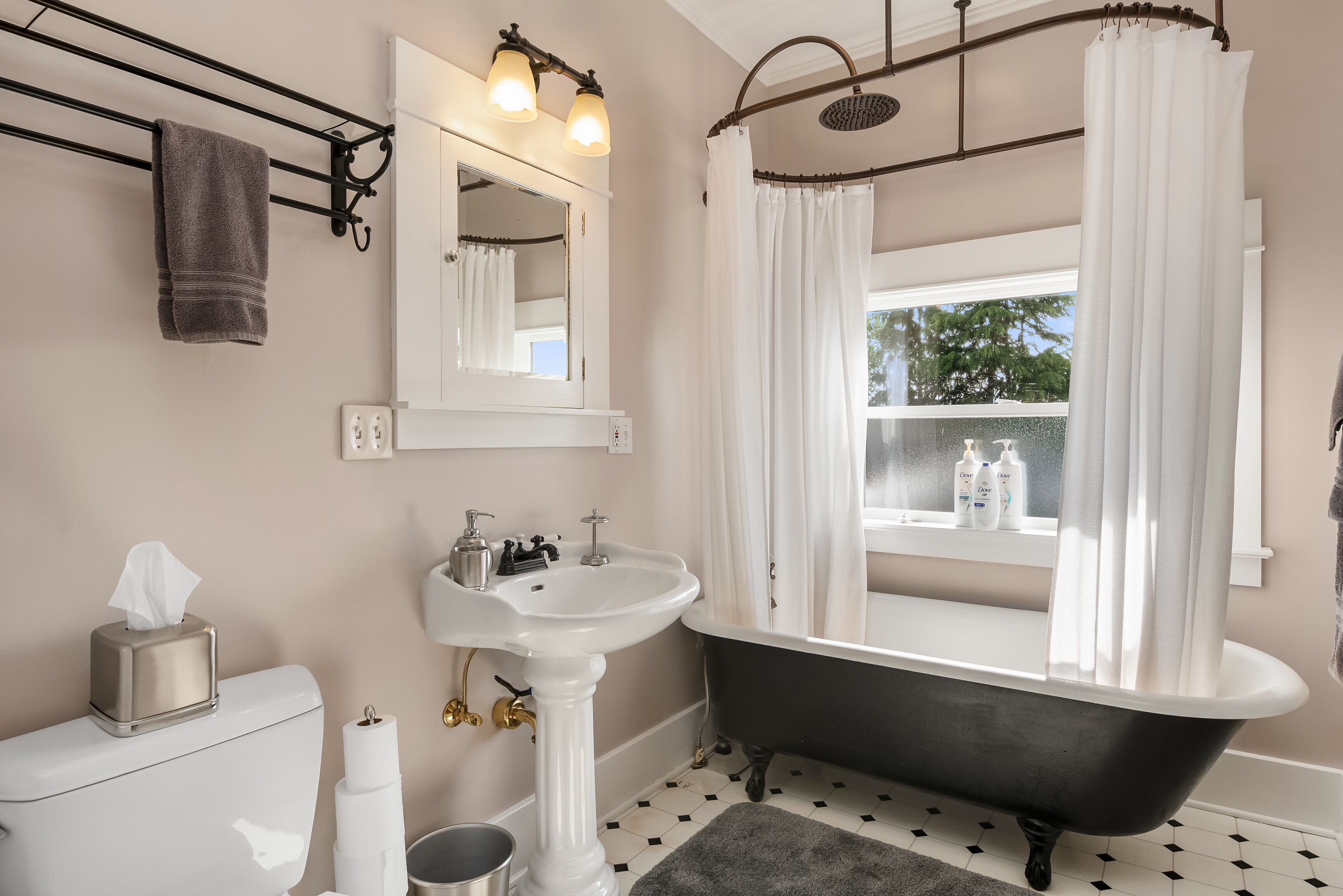 Casa Deluxe, camere multiple, cucina | Bagno | Combinazione doccia/vasca, asciugacapelli, asciugamani, sapone