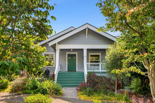 Seattle Vacation Home: The Campus