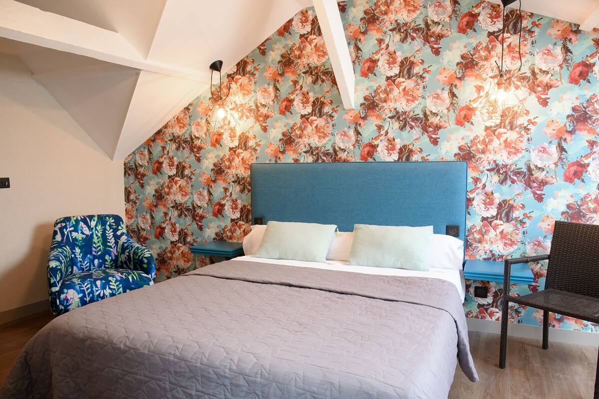 Chambre Confort | Surmatelas, rideaux occultants, chambres insonorisées