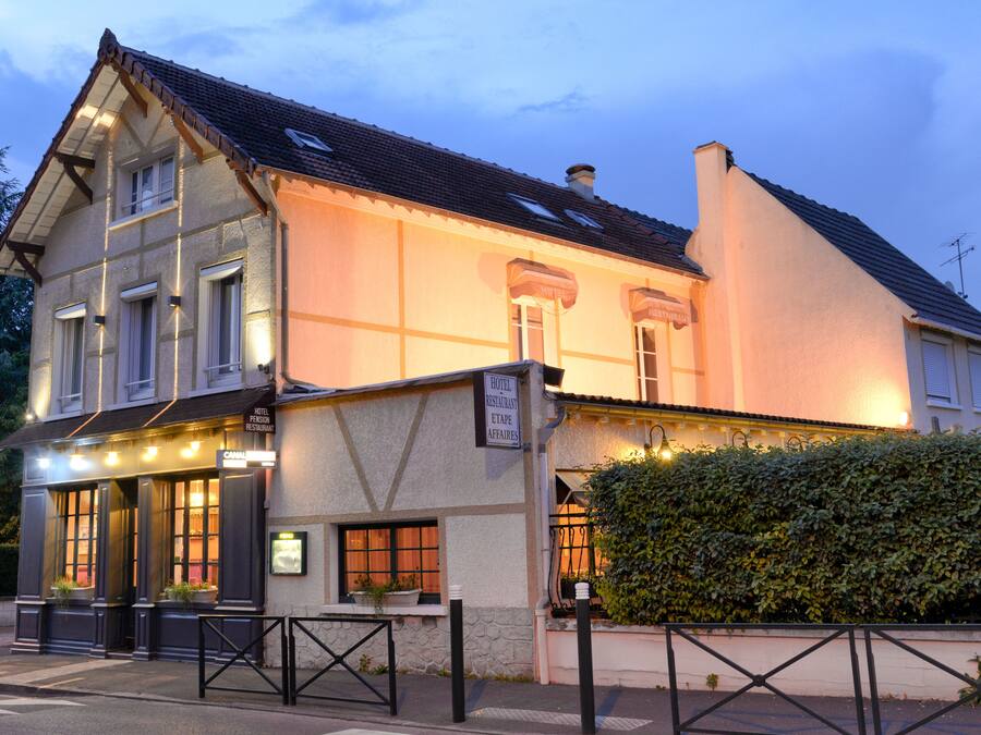 Façade de l’hébergement - soirée/nuit