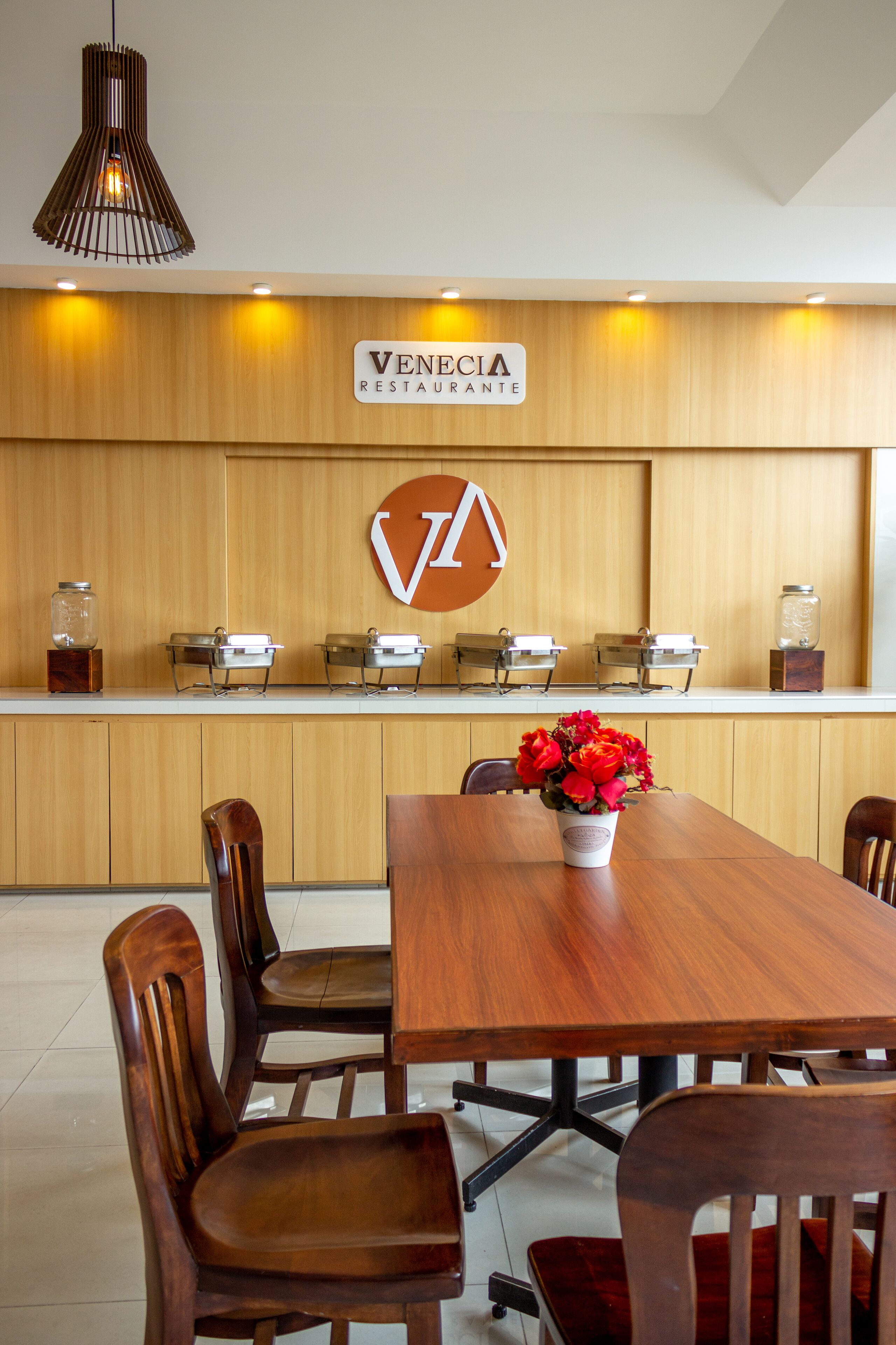 daily buffet breakfast (mxn 169 per person)