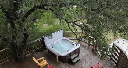 At Canyon Lake CL1233 3 Bedroom Villa by RedAwning