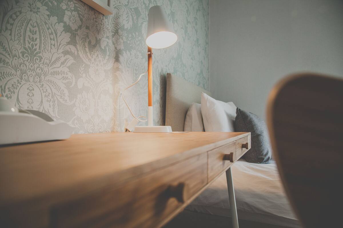 Standard Single Room, 1 Twin Bed, Shared Bathroom | Blackout drapes, iron/ironing board (on request), WiFi (free)