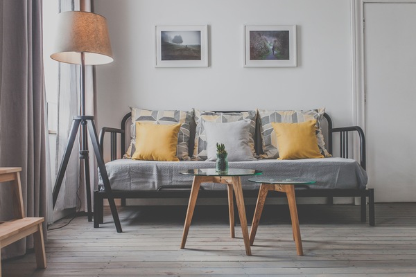 Standard Triple Room, 2 Katil Bujang (Single), Shared Bathroom | Dihias secara berasingan, dilengkapkan perabot secara berasingan