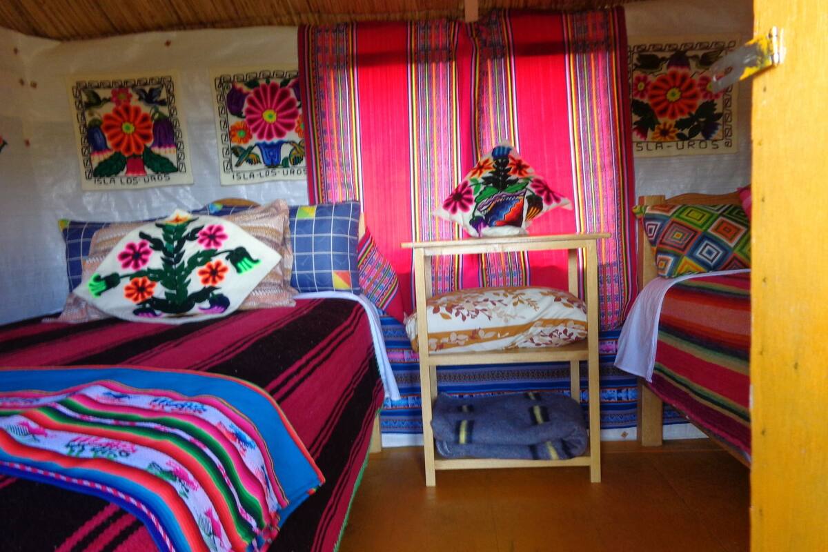 Chambre avec lits jumeaux, 2 lits une place, vue lac | 1 chambre, bureau