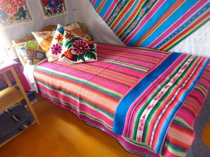 Chambre Double, 1 lit double, vue lac | 1 chambre, bureau