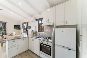 Deluxe Three Bedroom Cabin (with balcony) | Private kitchen