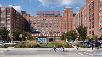 A large brick building with "PONCE CITY MARKET" signage.