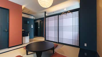 Standard Studio | Desk, soundproofing, free WiFi, bed sheets