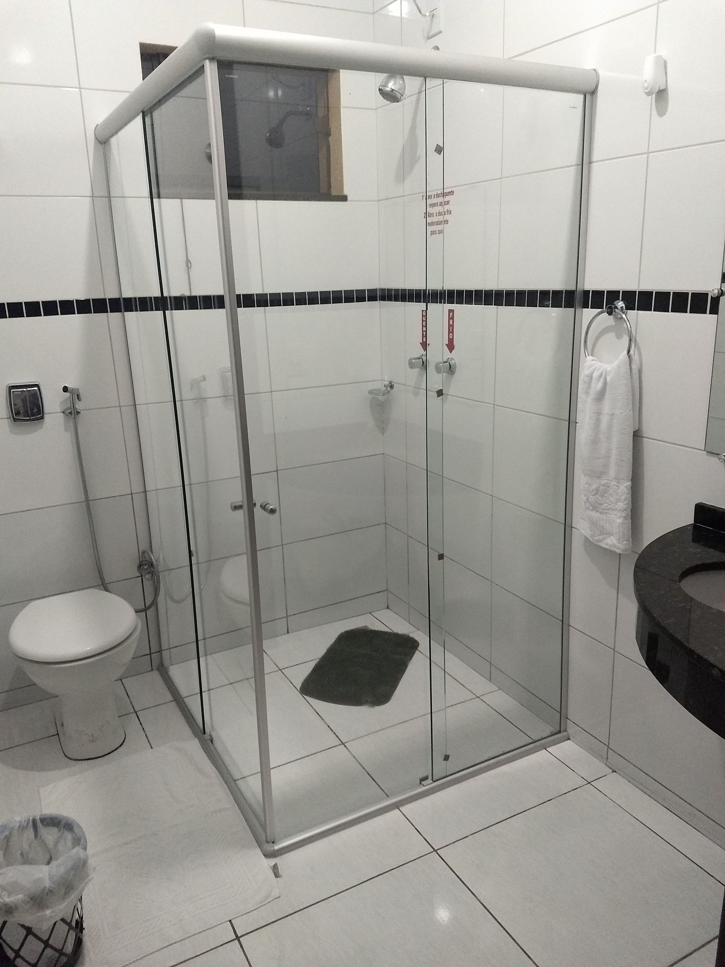 basic triple room | bathroom | shower, free toiletries, towels