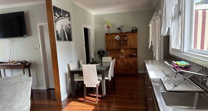 Kelly's House excellent for contractors,families and pets