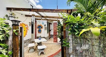 Travel to Luna @ iL Sognatore - Unique, Cozy & Private Guest Suite